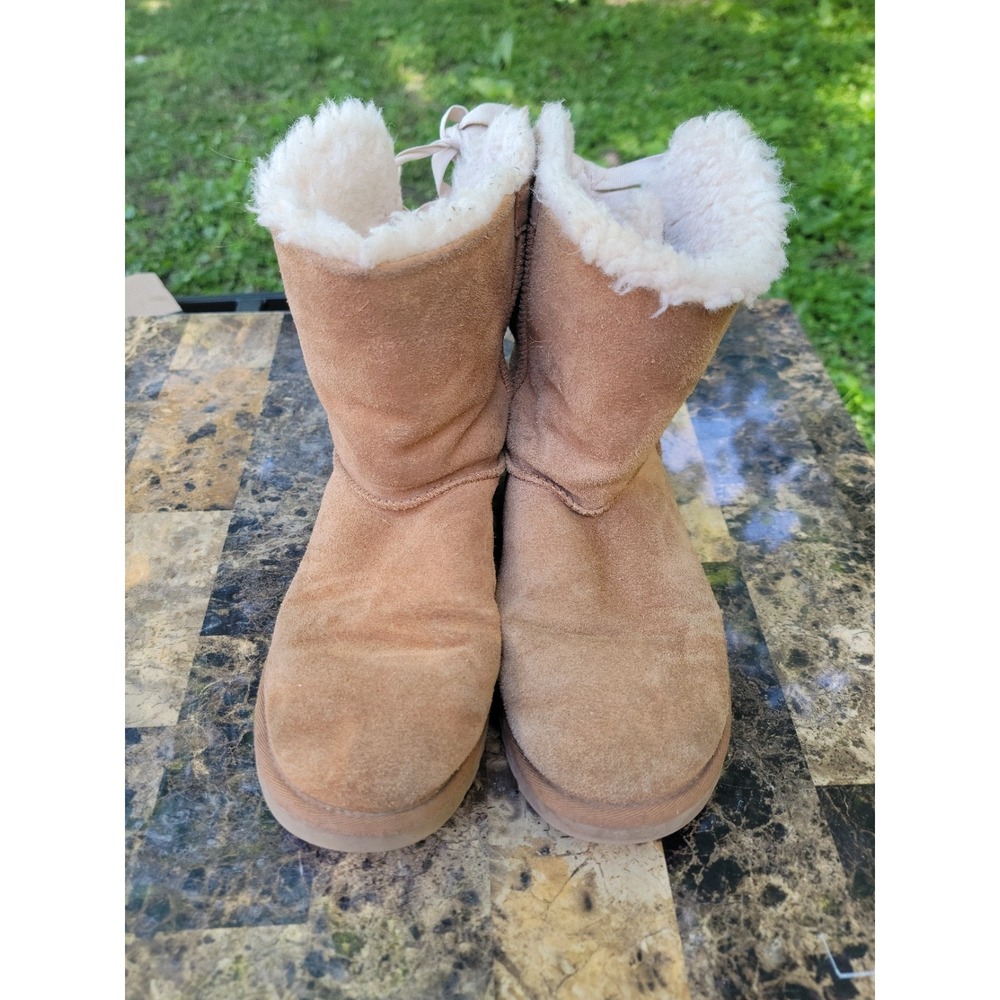 UGG Womens 8 Chestnut Suede Shearling Lined Winter Boots Lace Back 1110706‎